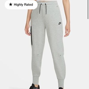 Nike Sportswear Tech Fleece Gray